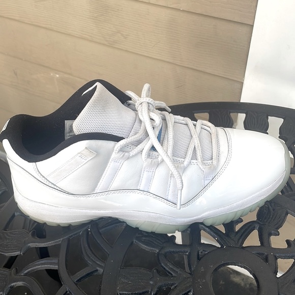 Jordan 11 Retro Low Legends Blue - Picture 1 of 3